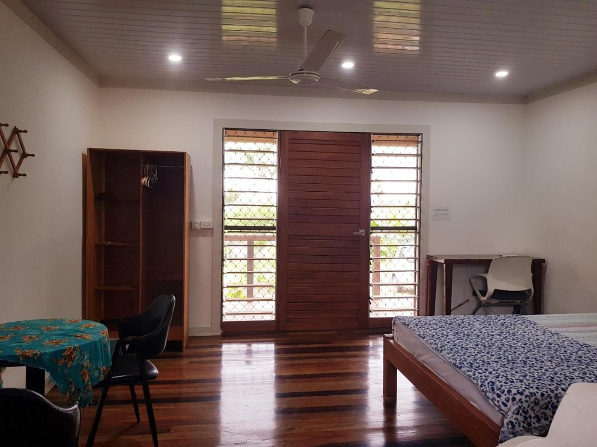 Seachange Lodge Port Vila Exterior photo