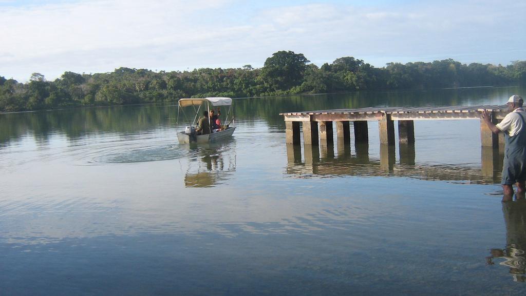 Seachange Lodge Port Vila Exterior photo