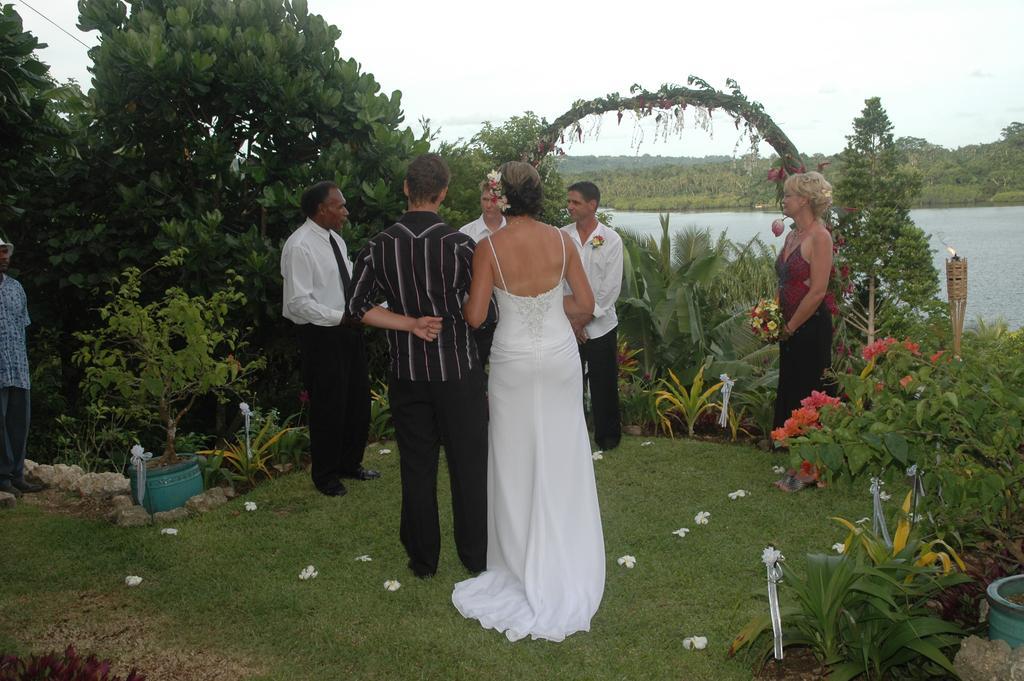 Seachange Lodge Port Vila Exterior photo
